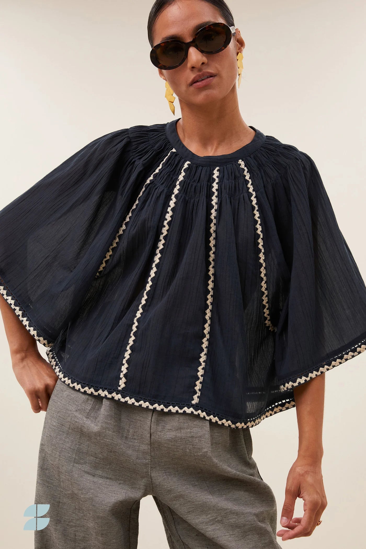 Emmi embroidery blouse 867 charcoal