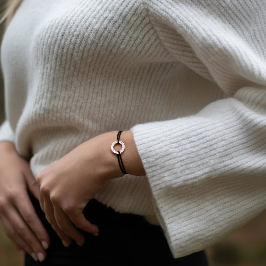Bracelet cercle martelé plaqué or - Noir