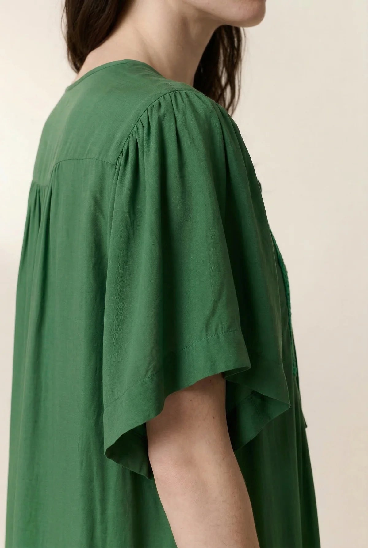 Robe Rival tv36 crochet green