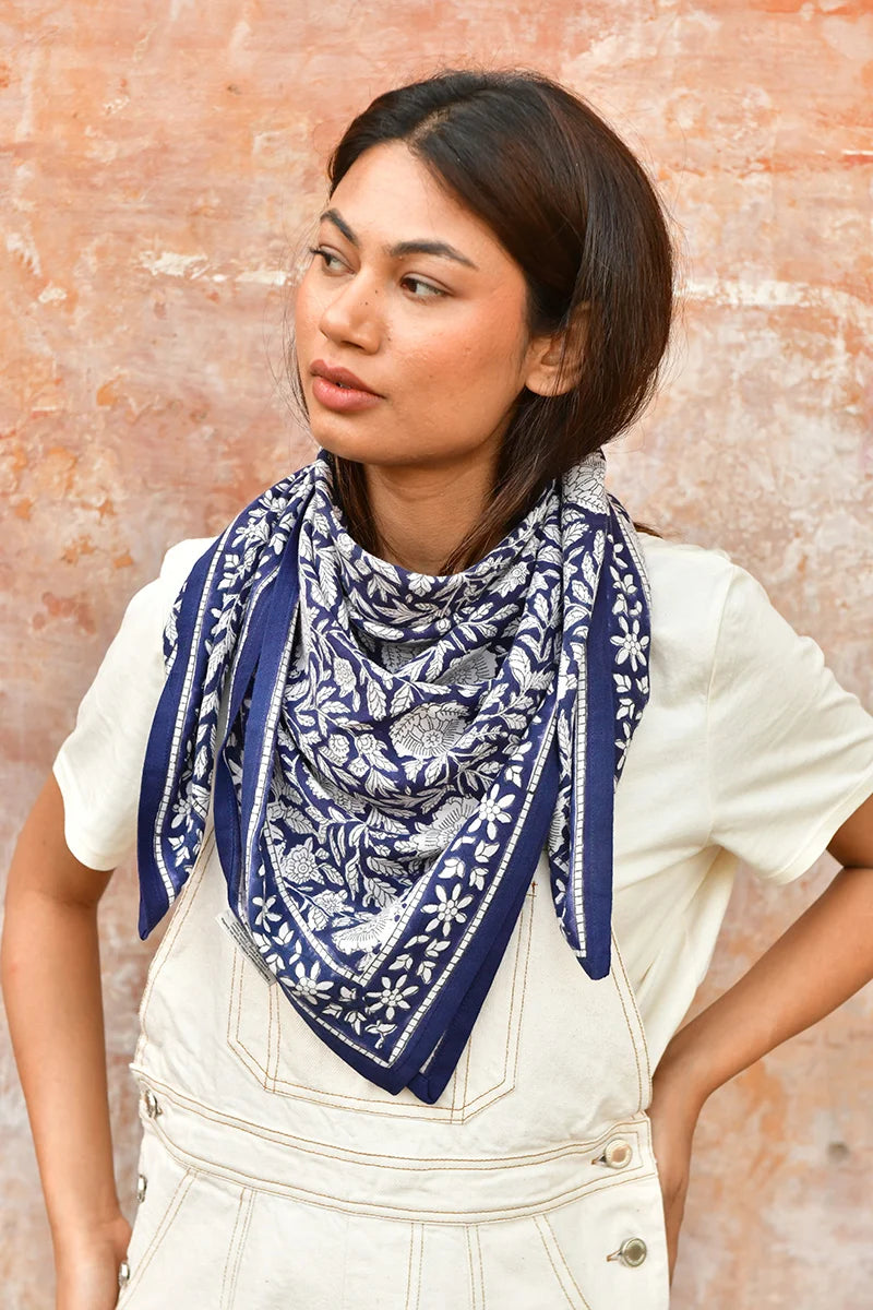 GRAND FOULARD ANTIOCHE BLEU MARINE